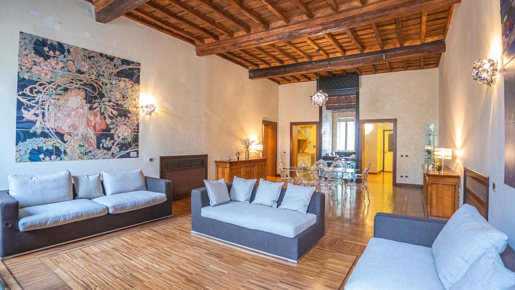 Piazza Venezia Charming With View * Rom